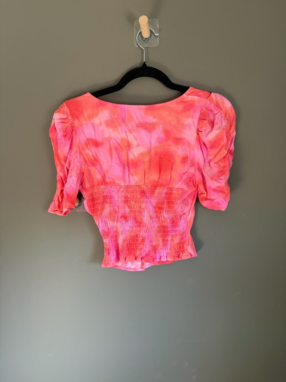 Leith Pink Red Tie-Dye V-Neck Puff Sleeve CropTop - Picture 2 of 5